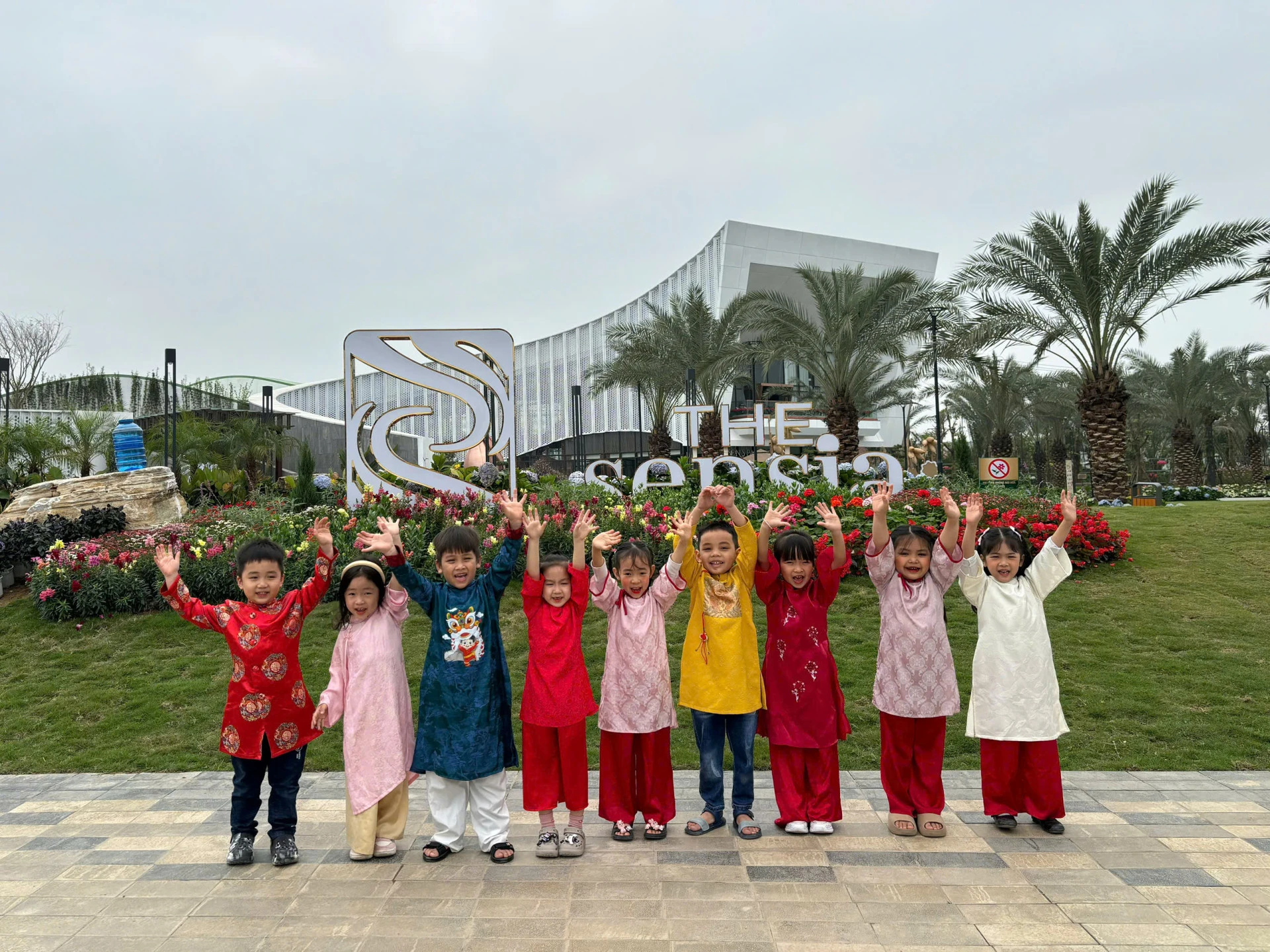 “Xuân Sen Sắc Nghệ”: Sắc xuân xứ Nghệ hòa quyện trong nhịp sống đô thị hiện đại